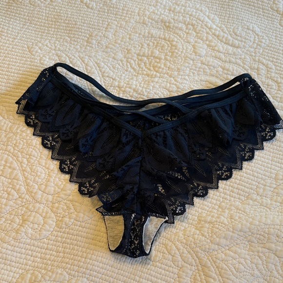 Elegant Blue Lace Women's Panties never used - Picture 1 of 4